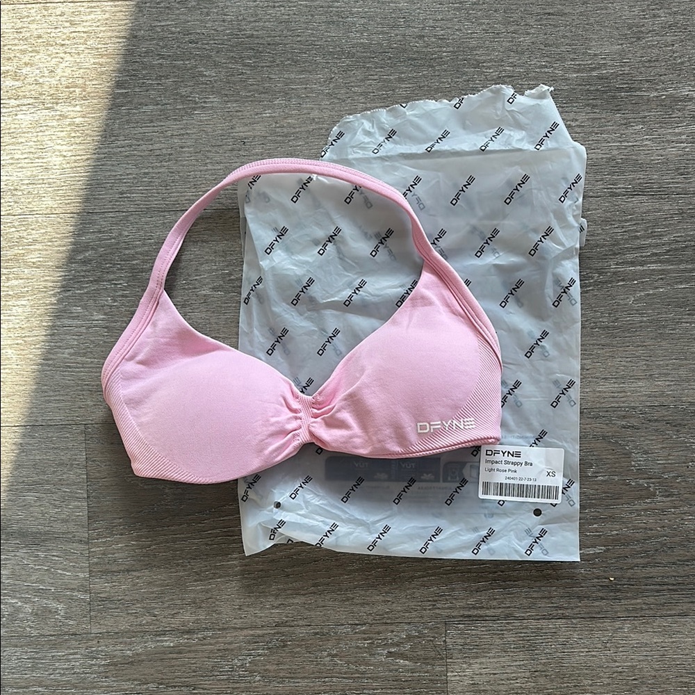 DFYNE Light Rose Pink Impact Strappy Bra